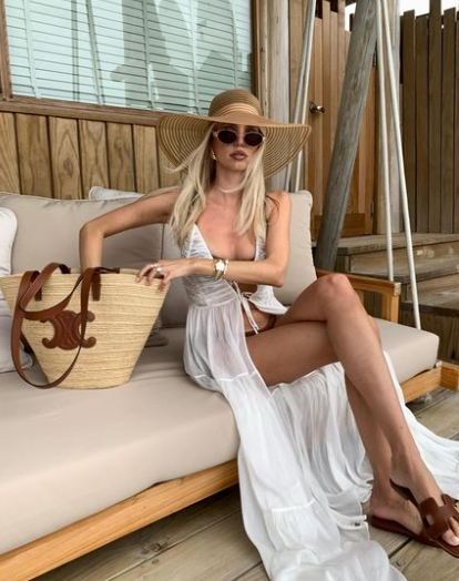 LEONIE HANNE FASHION INFLUENCER