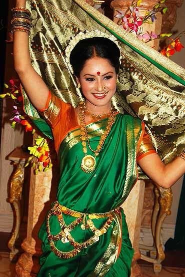 Marathi / Laavani Style of Saree Draping